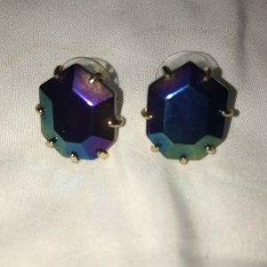 Holographic Studs